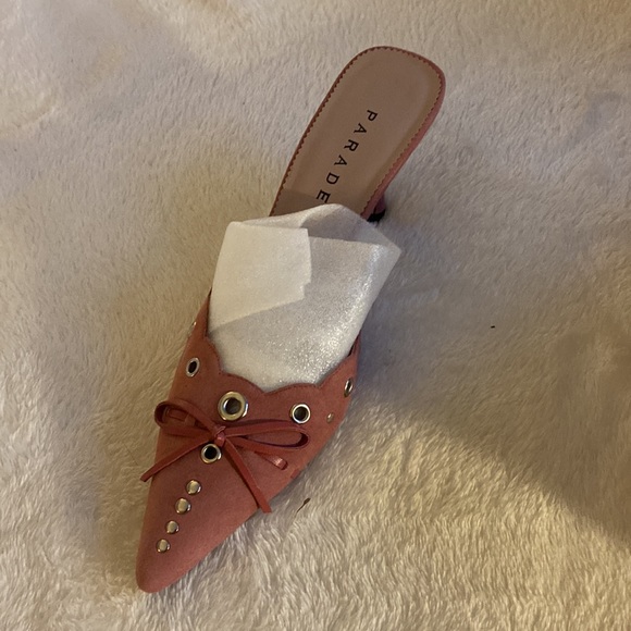 Leather upper balance man made size 7 like new, only worn once. - Picture 2 of 4